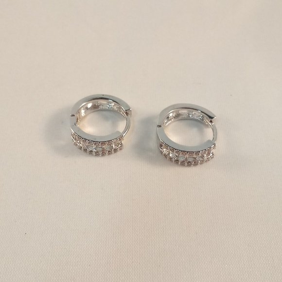 18K White Gold Filled Diamond Zircon Layered Bar Hoop Earrings 13mm Party Gift - Picture 2 of 3